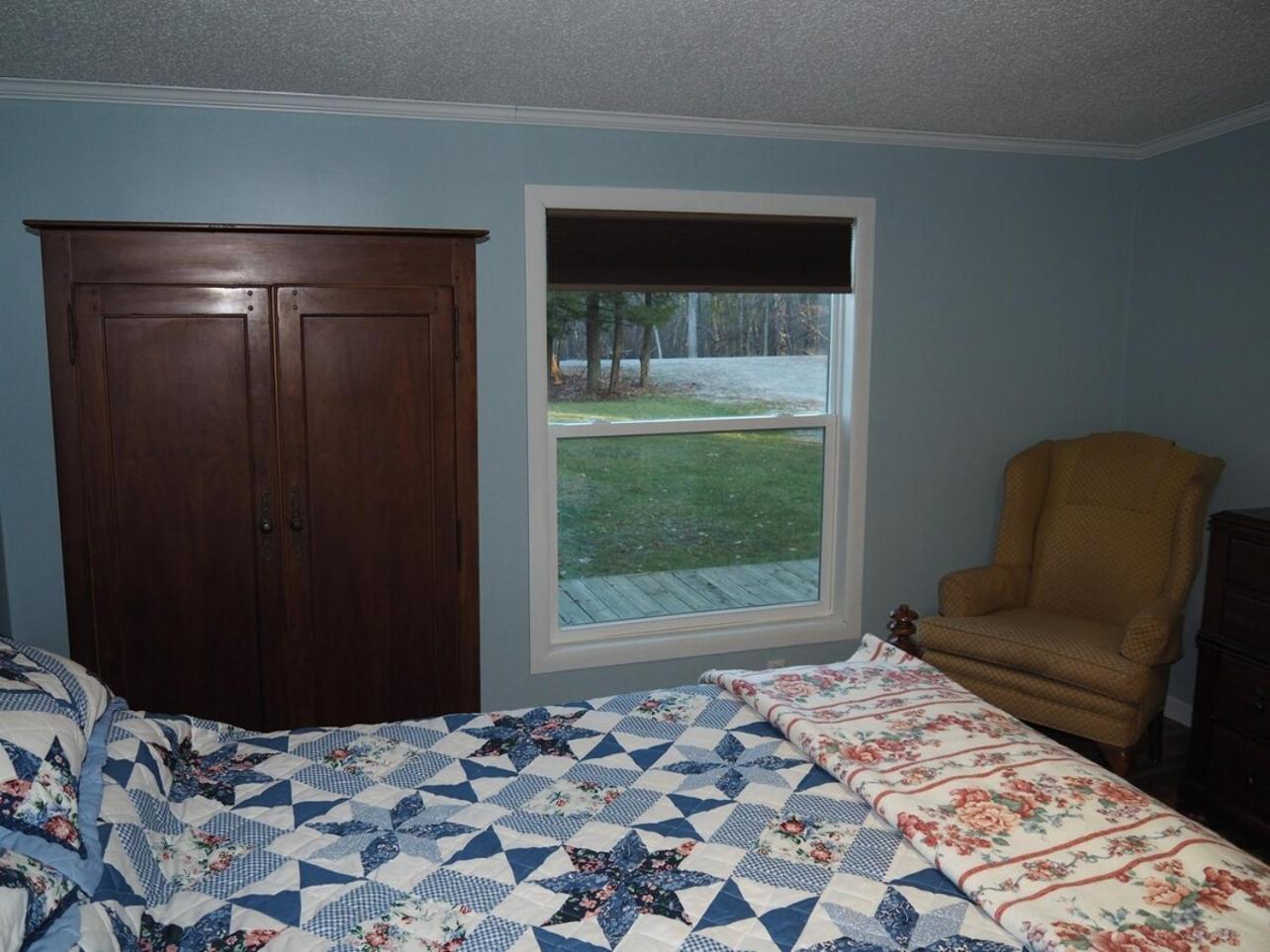 The Green Lake Getaway - Shared Lake Access! Interlochen エクステリア 写真