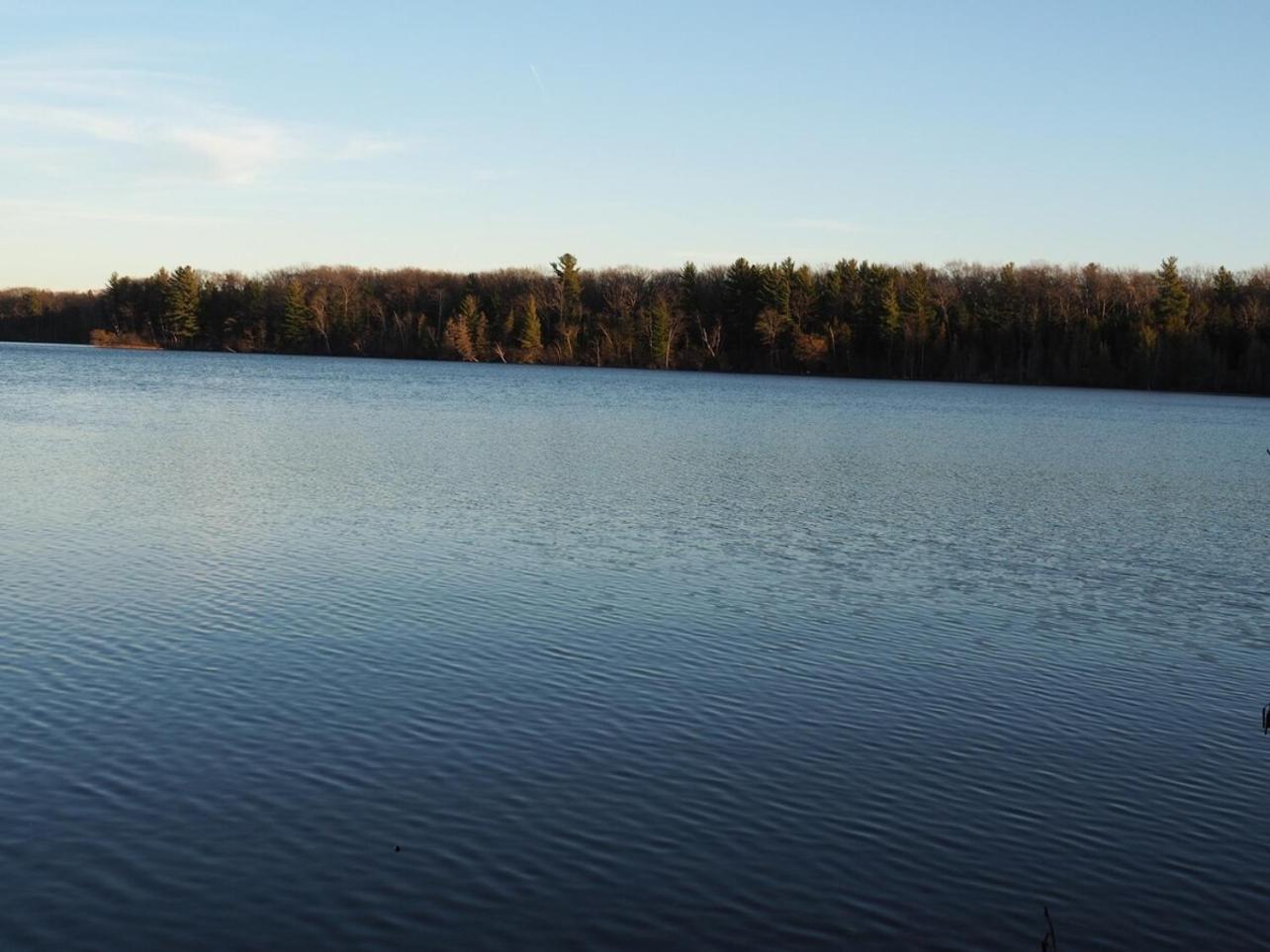The Green Lake Getaway - Shared Lake Access! Interlochen エクステリア 写真